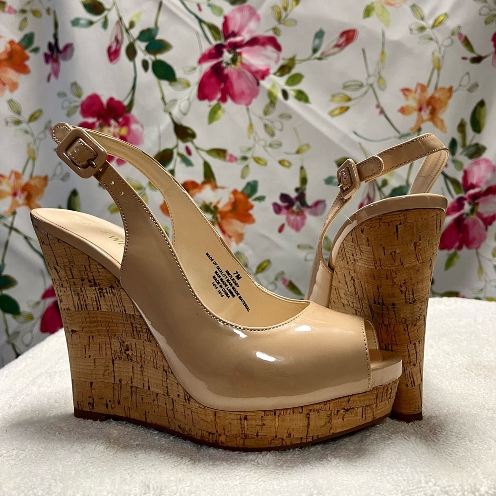 Nine West size 7 nude patent leather & cork sling back wedge heels
